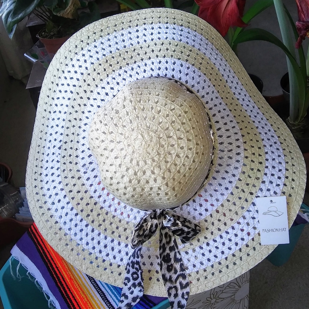 GROOVY GLAM Beige Striped Wide Brim Straw Hat Summer Floppy Leopard Band - Picture 2 of 3